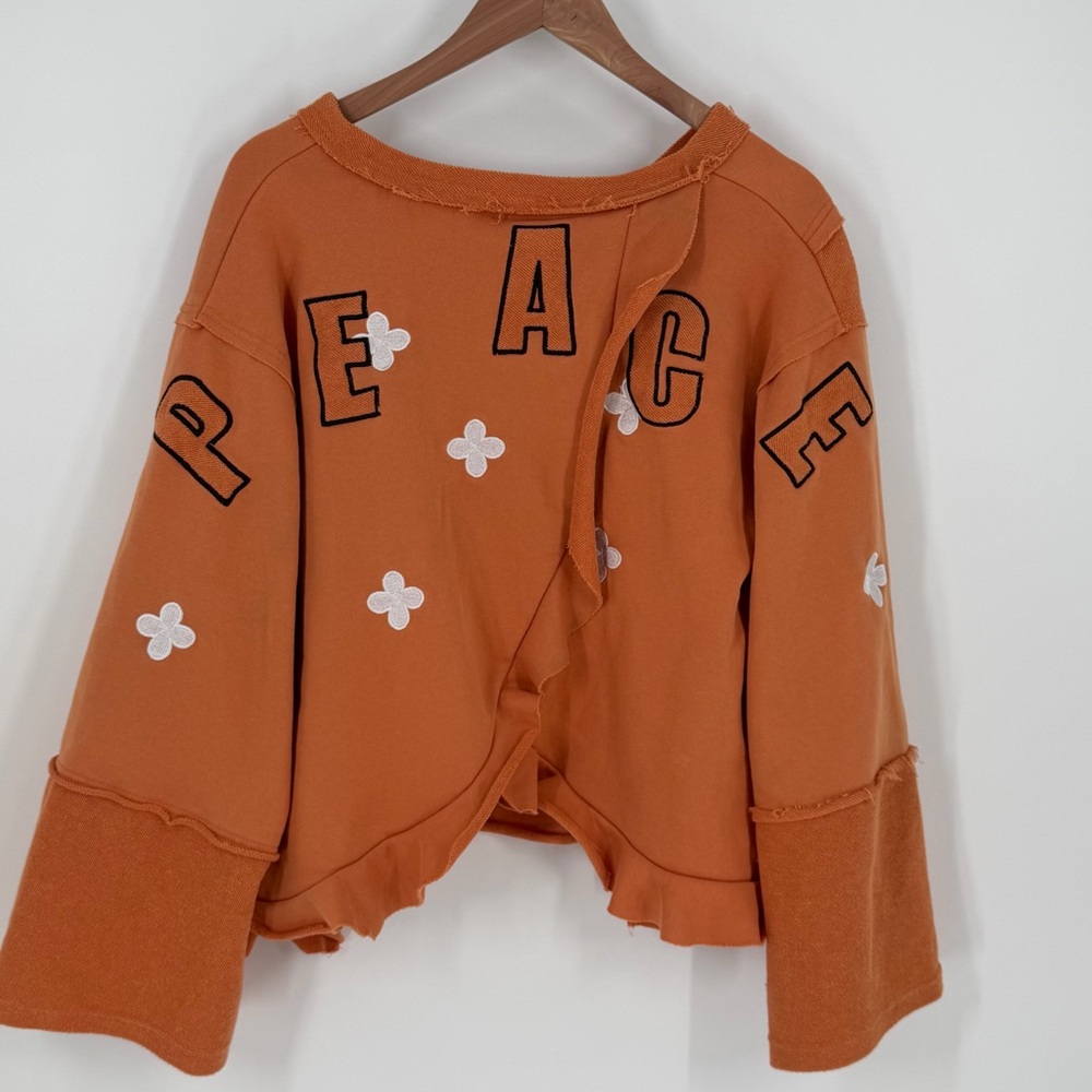 POL Boho Peace Sign Embroidered Crop Sweatshirt L Raw Hem Hippie Festival Artsy - Picture 6 of 13